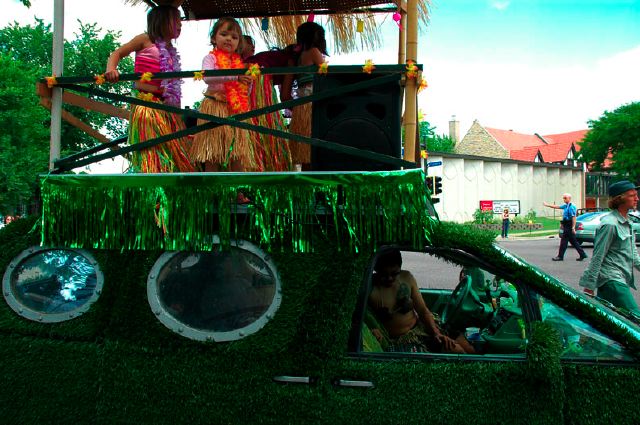 04artcar070
